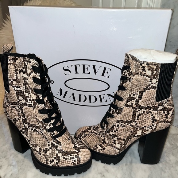New! Steve Madden Latch Lace-Up Hiker Booties in Tan Snake Various sizes - Picture 2 of 9